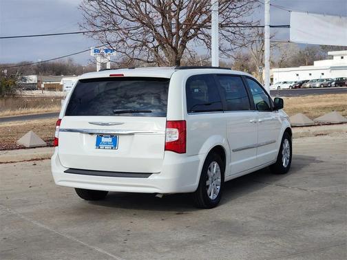 2011 Chrysler Town & Country Touring-L