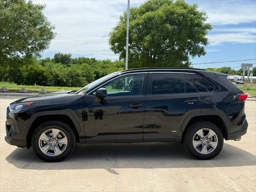 2022 Toyota RAV4 Hybrid LE