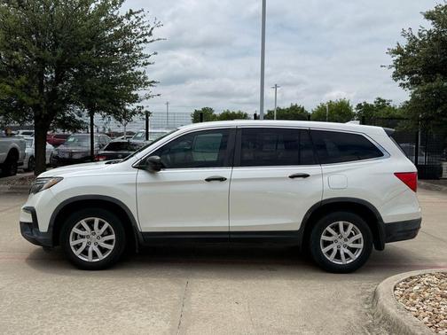 White Diamond Pearl 2019 Honda Pilot LX