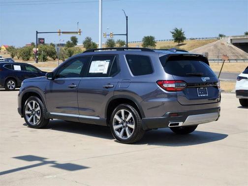 2025 Honda Pilot Touring 8-Passenger