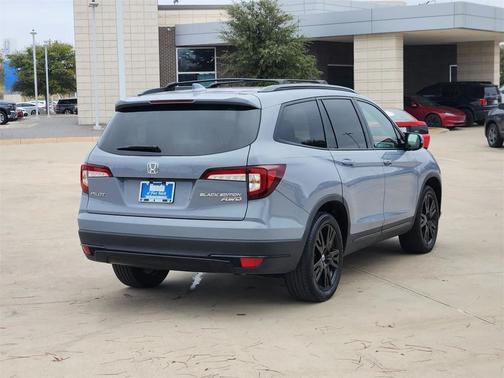 2022 Honda Pilot AWD Black Edition