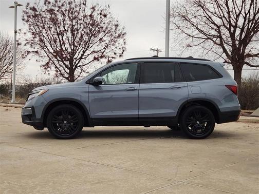 2022 Honda Pilot AWD Black Edition