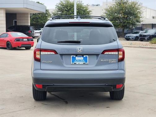 2022 Honda Pilot AWD Black Edition