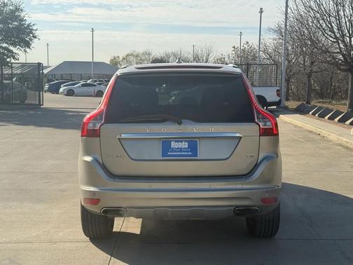 2016 Volvo XC60 T5 Drive-E Premier