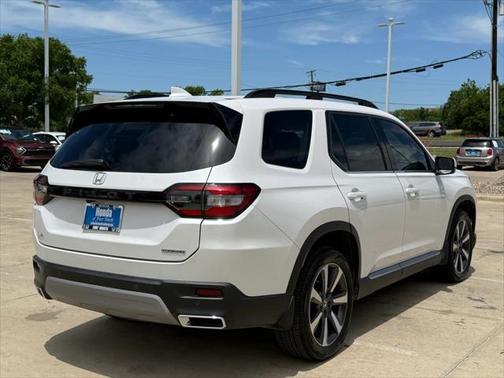 2023 Honda Pilot Touring 8-Passenger