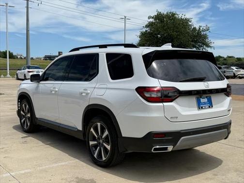 2023 Honda Pilot Touring 8-Passenger