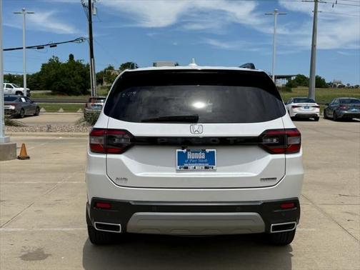 2023 Honda Pilot Touring 8-Passenger