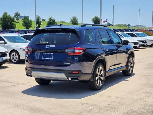 2025 Honda Pilot Touring 8-Passenger