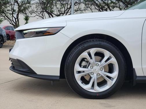 2025 Honda Accord LX 1.5T