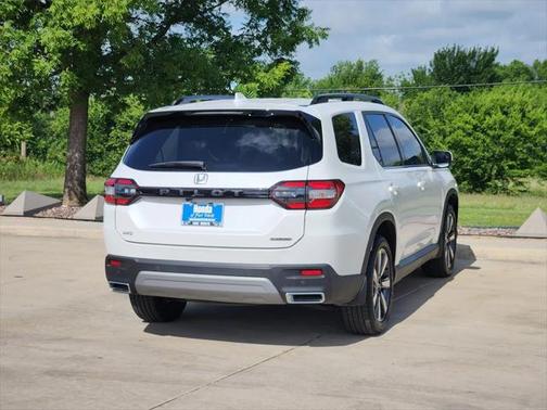 2024 Honda Pilot Touring 8-Passenger