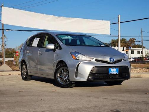 2016 Toyota Prius v Two