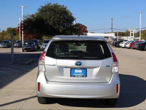 2016 Toyota Prius v Two