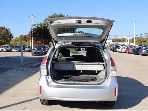 2016 Toyota Prius v Two