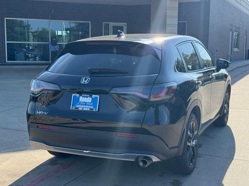 Crystal Black Pearl 2025 Honda HR-V 2WD Sport