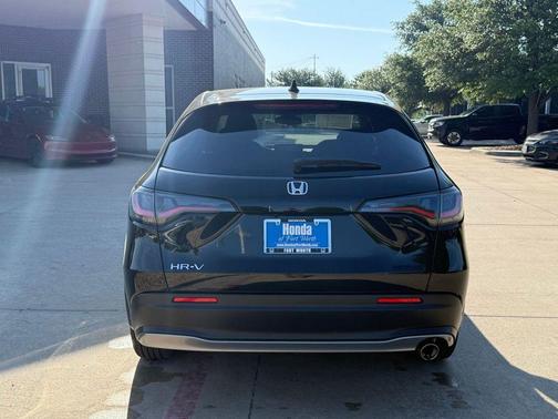 Crystal Black Pearl 2025 Honda HR-V 2WD Sport