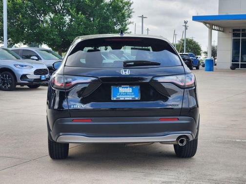 Crystal Black Pearl 2025 Honda HR-V 2WD Sport