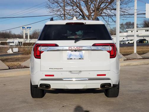 2023 GMC Acadia Denali