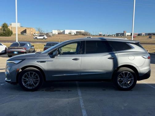 2023 Buick Enclave Essence FWD