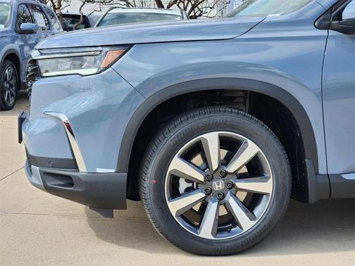 2025 Honda Pilot Touring 8-Passenger