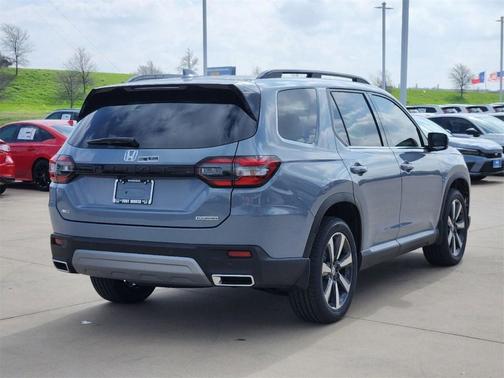 2025 Honda Pilot Touring 8-Passenger