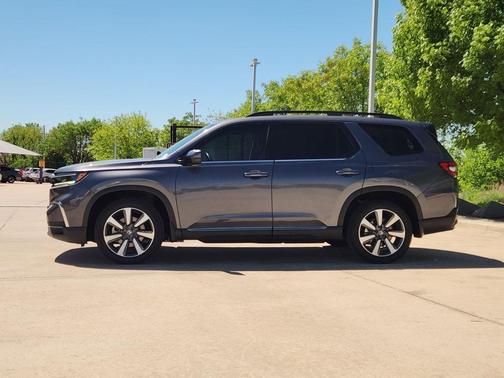 Modern Steel Metallic 2023 Honda Pilot AWD Elite