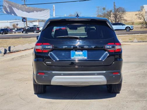 2023 Honda Pilot AWD EX-L 8 Passenger