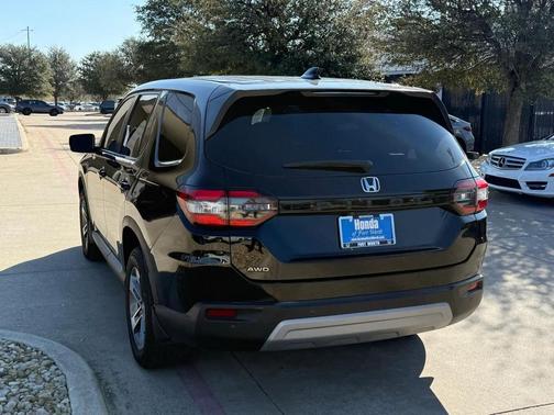 2023 Honda Pilot AWD EX-L 8 Passenger