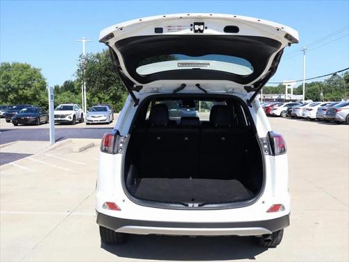 2018 Toyota RAV4 SE