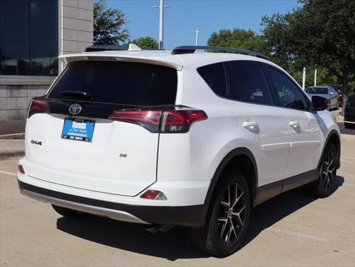 2018 Toyota RAV4 SE