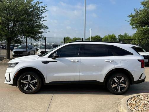 Glacial White Pearl 2023 Kia Sorento S