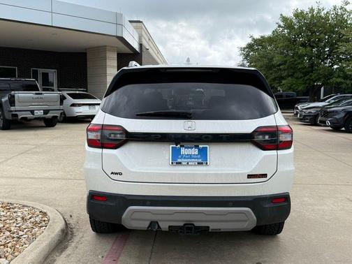 Platinum White Pearl 2025 Honda Pilot TrailSport