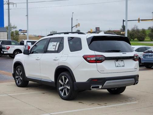 2025 Honda Pilot Touring 8-Passenger