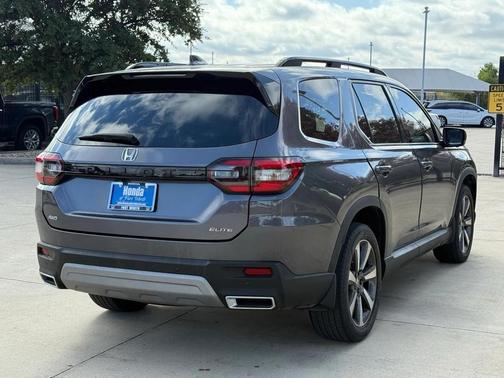 2023 Honda Pilot AWD Elite