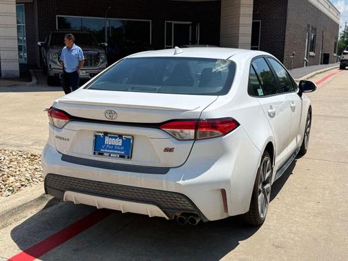White 2022 Toyota Corolla SE