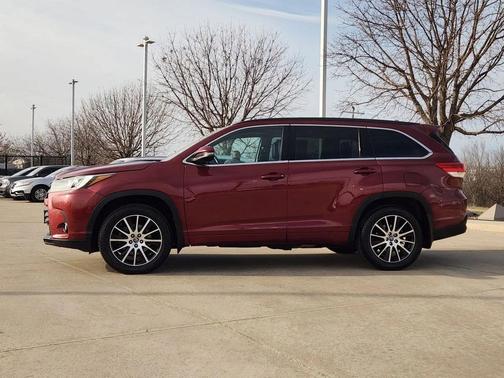 2017 Toyota Highlander SE