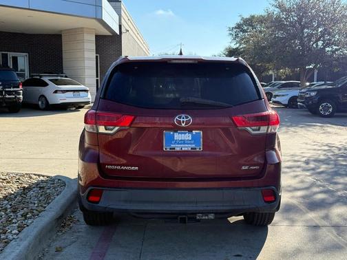 2017 Toyota Highlander SE