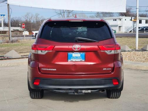 2017 Toyota Highlander SE