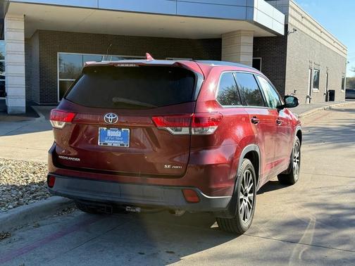 2017 Toyota Highlander SE