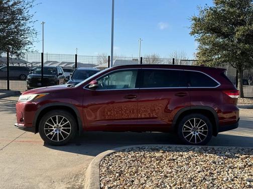 2017 Toyota Highlander SE