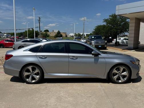 Lunar Silver Metallic 2018 Honda Accord Touring