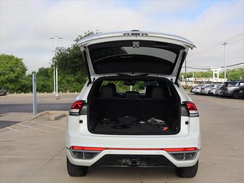 2023 Volkswagen Atlas Cross Sport 3.6L V6 SEL Premium R-Line