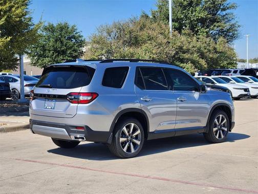 2025 Honda Pilot Touring 8-Passenger