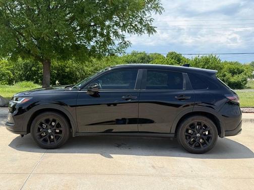 Crystal Black Pearl 2024 Honda HR-V Sport