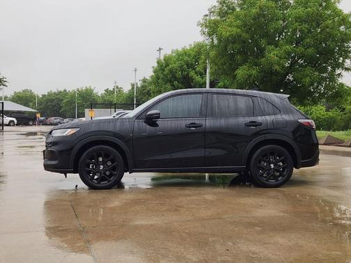 Crystal Black Pearl 2024 Honda HR-V Sport