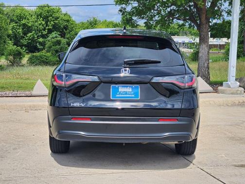 Crystal Black Pearl 2025 Honda HR-V LX