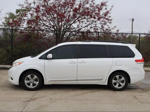 2012 Toyota Sienna LE