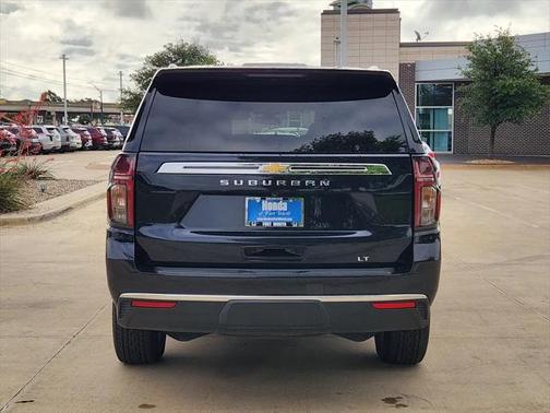 2022 Chevrolet Suburban LT