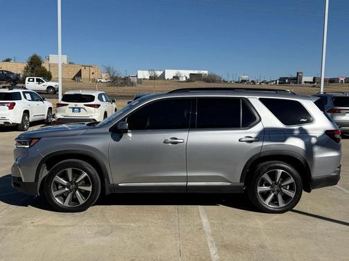 2023 Honda Pilot AWD Elite