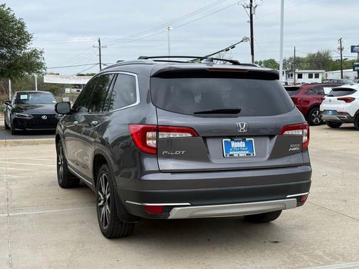 Modern Steel Metallic 2021 Honda Pilot Touring 8-Passenger