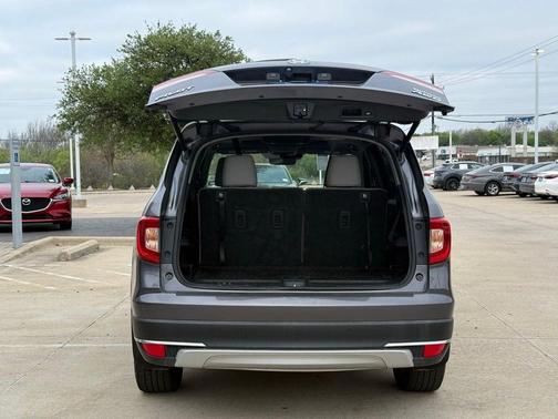 Modern Steel Metallic 2021 Honda Pilot Touring 8-Passenger